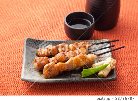 やきとり　タレ焼き　　炭火焼き鳥 58736787