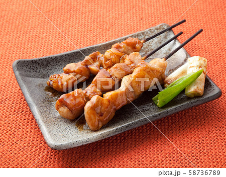 やきとり　タレ焼き　　炭火焼き鳥 58736789
