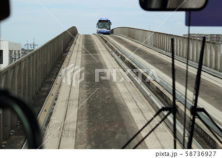 名古屋ガイドウェイバスの前面展望 (ゆとりーとライン) 名古屋ガイドウェイバスの前面展望 (ゆとりーとライン) 58736927