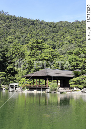 栗林公園 掬月亭と南湖 (香川) 58737820