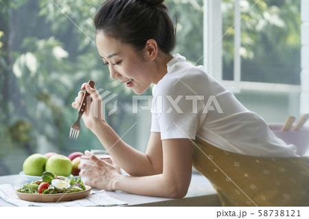 ライフスタイル 食事 ライフスタイル 食事 58738121