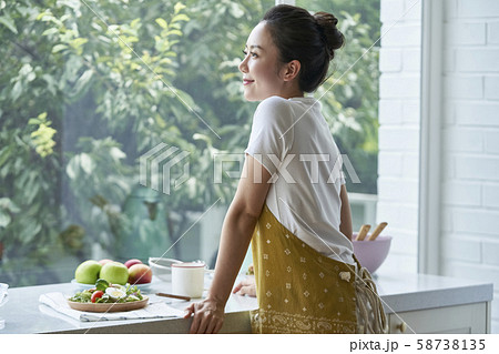 ライフスタイル　食事 58738135