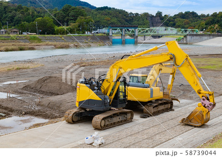 静岡県伊豆の国市狩野川　台風後の護岸工事 58739044