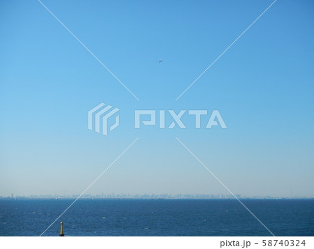 海ほたるからの東京 58740324