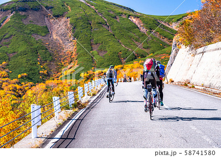 《長野県》紅葉の乗鞍岳・自然風景 58741580