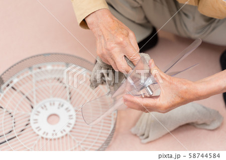 扇風機のお手入れ 扇風機のお手入れ 58744584