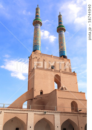 Main entrance and minarets of Grand Jame Mosque, 58744940