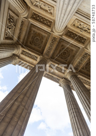 Columns and sculpted ceiling in Paris, France Columns and sculpted ceiling in Paris, France 58748733