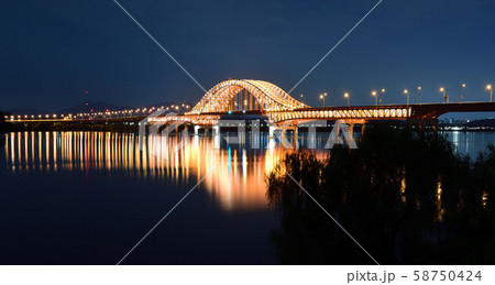 夕日 スカイライン 日没 58750424