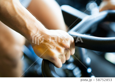 男性 スポーツ サイクリング 男性 スポーツ サイクリング 58752853