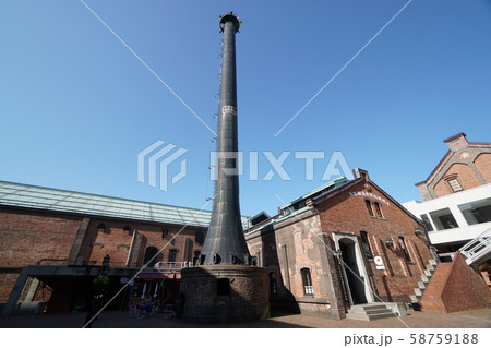 秋のサッポロファクトリー(煙突広場) 秋のサッポロファクトリー(煙突広場) 58759188