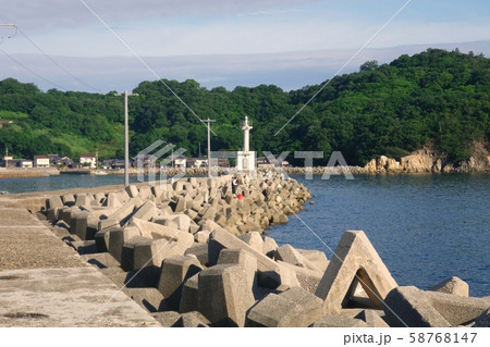 瀬戸内海、荘内半島な小さな港 58768147