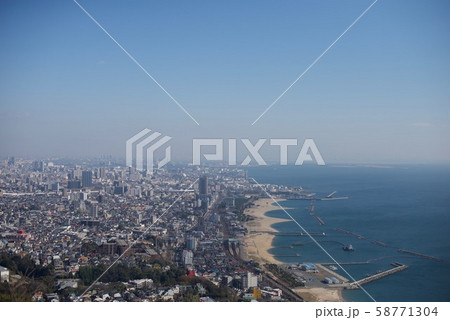 ２歳半の子どもとお散歩、お正月でのひと時（須磨浦遊園） 58771304