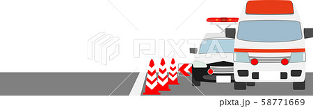 パトカーと救急車前3 58771669