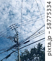 電柱と青空 58775334