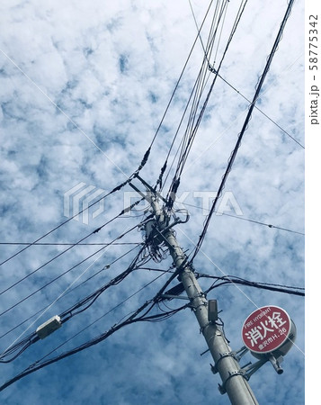 電柱と青空 電柱と青空 58775342