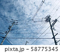 電柱と青空 58775345