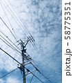 電柱と青空 58775351