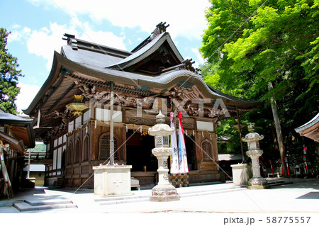 豊能郡能勢妙見山　妙見宗総本山本瀧寺　本殿 58775557