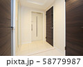 玄関 58779987