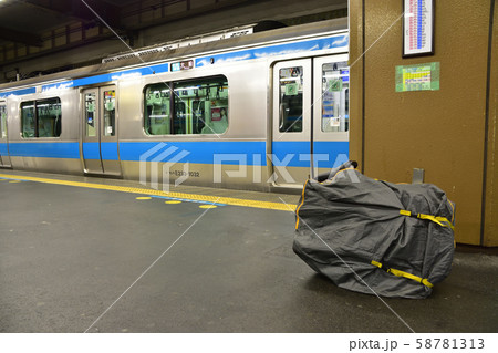 大宮駅の朝 58781313