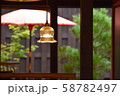 赤傘と明かり 58782497