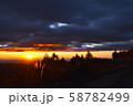 すすきと夕焼け 58782499