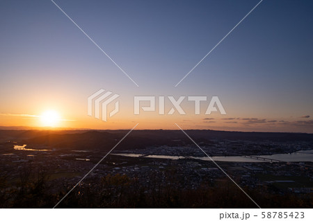 佐賀　唐津湾　夕景　鏡山テラスから 58785423