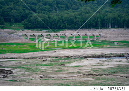 対岸からのタウシュベツ川橋梁 58788381