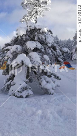 雪景色　冬登山　雪山 58790122