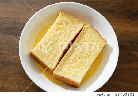 フレンチトースト　調理前 58790301