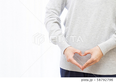 女性　子宮 58792796