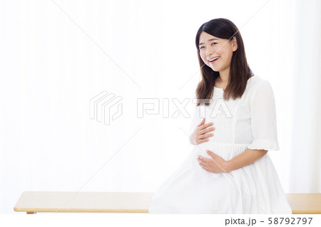 30代女性　妊婦さん 58792797