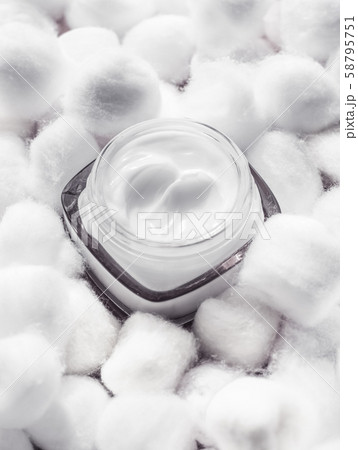 Luxury face cream for sensitive skin and white Luxury face cream for sensitive skin and white 58795751