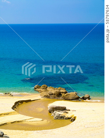 砂浜と海 砂浜と海 58797634