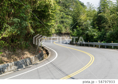 山道 山岳道路 やまみち 58797933