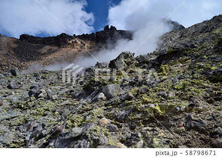 茶臼岳 爆裂火口 茶臼岳 爆裂火口 58798671