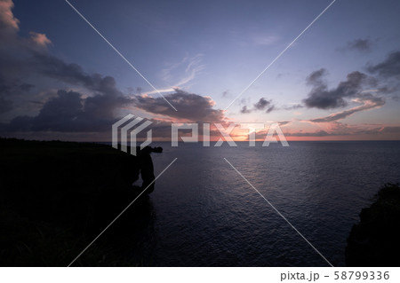 沖縄 万座毛 夕景 沖縄 万座毛 夕景 58799336