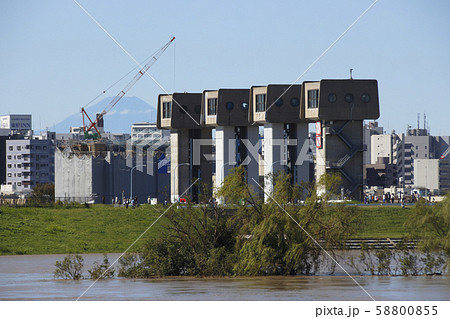 増水した荒川(令和元年台風19号) 増水した荒川(令和元年台風19号) 58800855