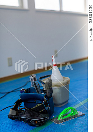 リフォーム 劣化した窓枠のDIYの道具 リフォーム 劣化した窓枠のDIYの道具 58801256