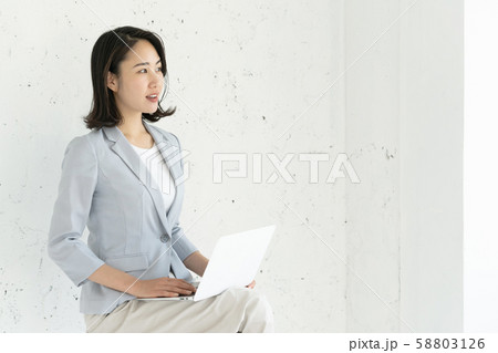 キャリアウーマン パソコン キャリアウーマン パソコン 58803126