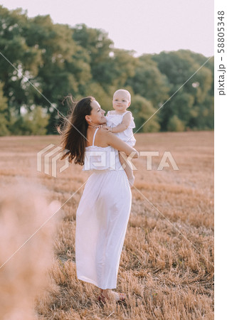 mother small daughter white dresses field straw mother small daughter white dresses field straw 58805348
