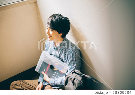 男性 大学生 男性 大学生 58809504