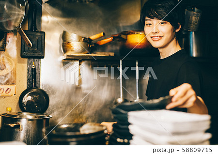 スタッフ アルバイト 居酒屋 スタッフ アルバイト 居酒屋 58809715