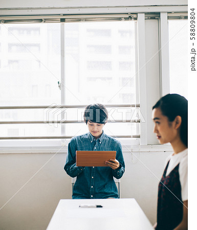 男性　アルバイト　試験監督 58809804