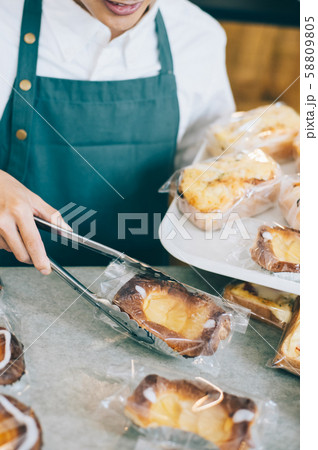 ベーカリー　パン屋　スタッフ　アルバイト 58809805