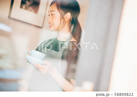 カフェ スタッフ アルバイト カフェ スタッフ アルバイト 58809822