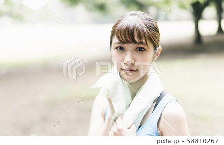 女性 スポーツ ビューティー 女性 スポーツ ビューティー 58810267