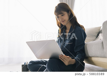 女性　ライフスタイル 58810389