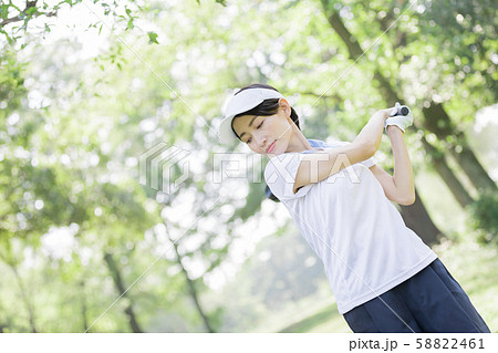 女性 ゴルフ 女性 ゴルフ 58822461